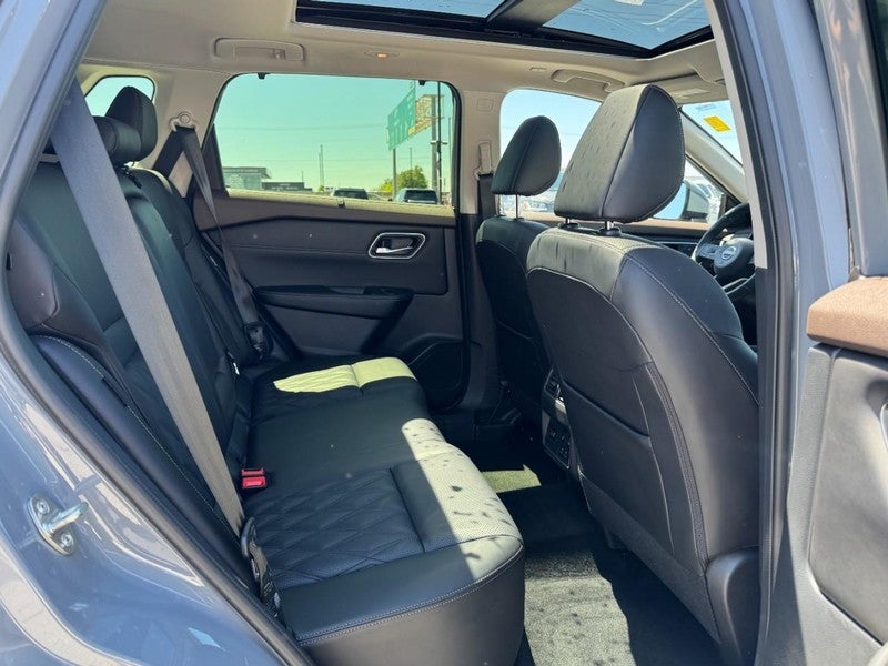 2023 Nissan Rogue AWD Platinum