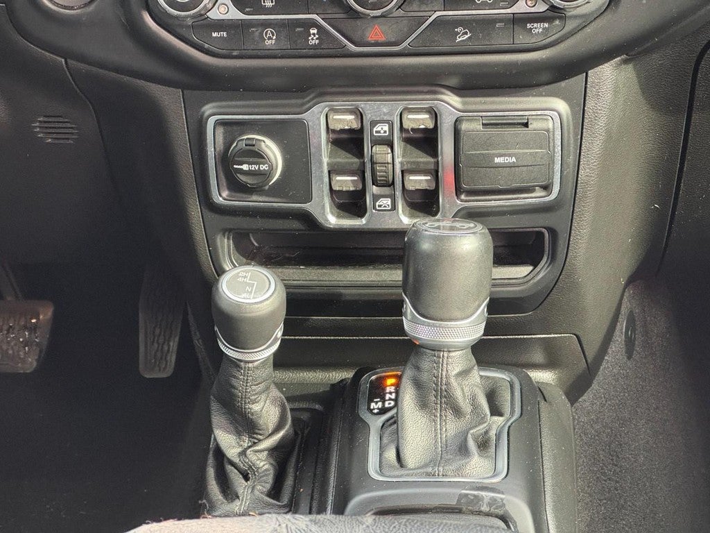 2019 Jeep Wrangler Unlimited Sahara Altitude 4x4