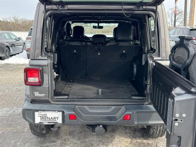 2019 Jeep Wrangler Unlimited Sahara Altitude 4x4