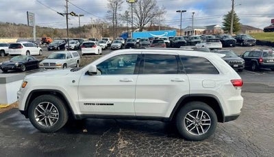 2020 Jeep Grand Cherokee Laredo