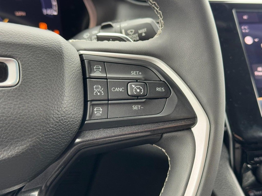 2023 Jeep Grand Cherokee Laredo 4x4