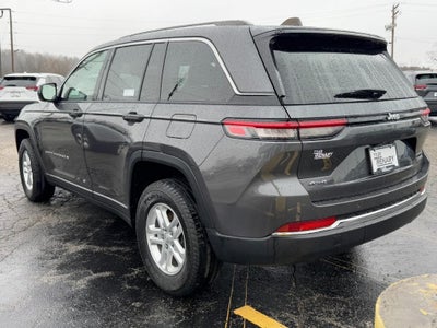 2023 Jeep Grand Cherokee Laredo 4x4