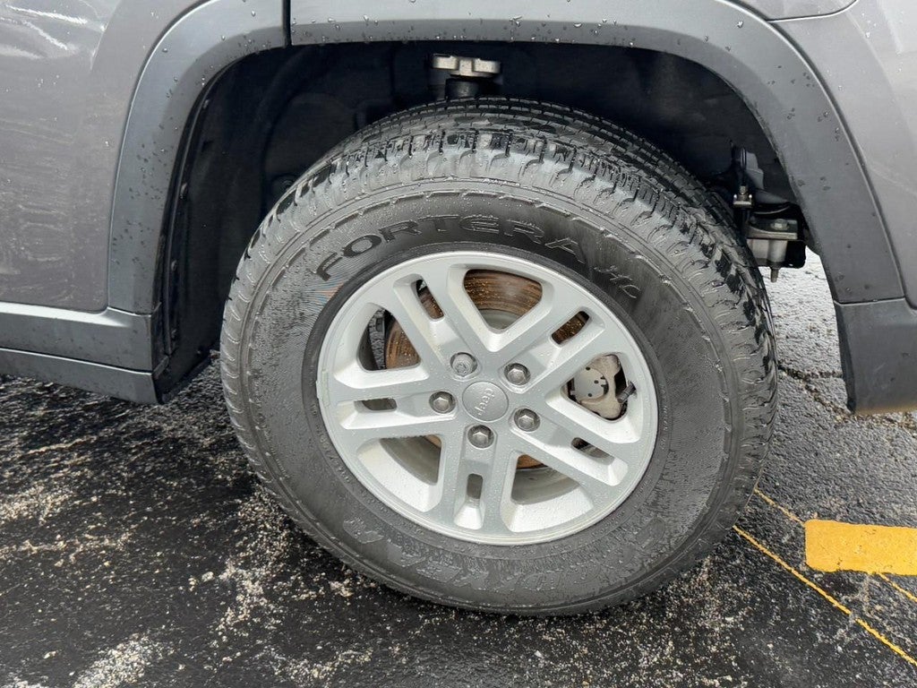 2023 Jeep Grand Cherokee Laredo 4x4