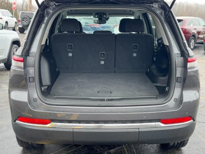 2023 Jeep Grand Cherokee Laredo 4x4