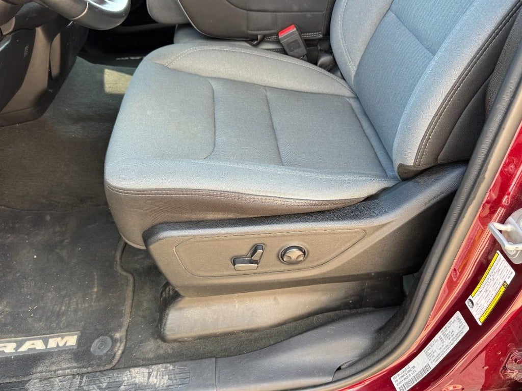 2022 RAM 1500 Big Horn 4x4 Crew Cab 5'7" Box