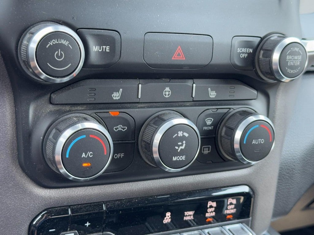 2021 RAM 1500 Big Horn 4x4 Crew Cab 5'7" Box