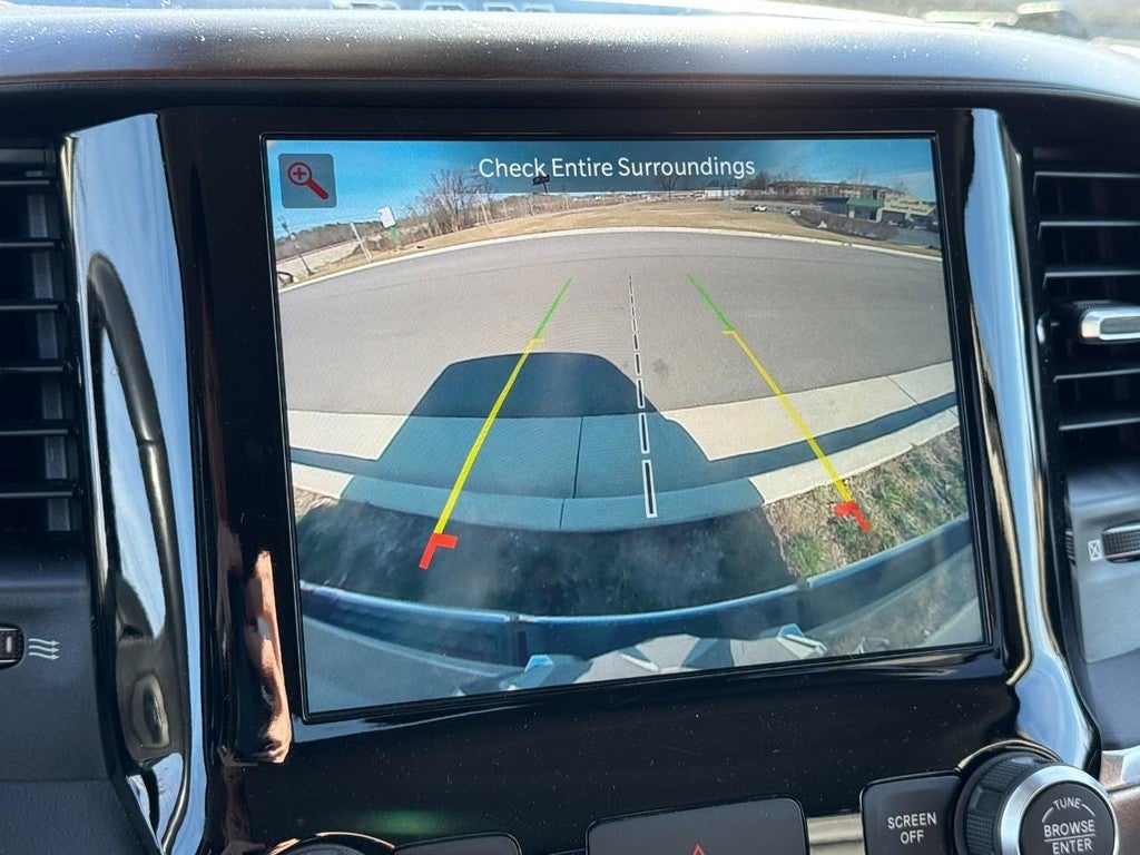 2022 RAM 1500 Laramie 4x4 Crew Cab 5'7" Box