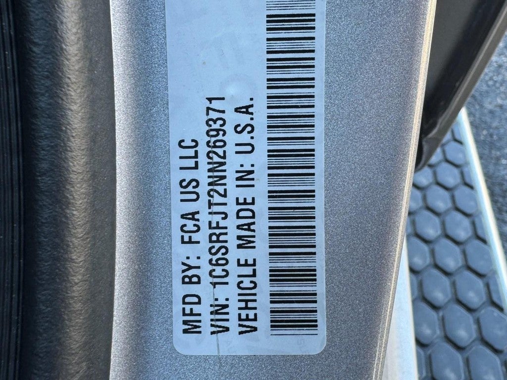 2022 RAM 1500 Laramie 4x4 Crew Cab 5'7" Box