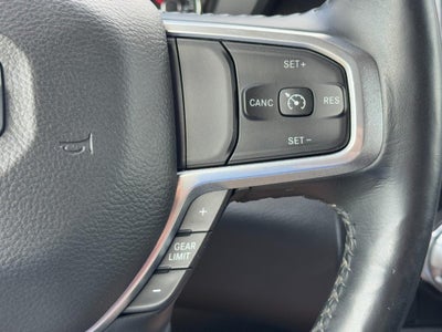 2020 RAM 1500 Laramie 4x4 Crew Cab 5'7" Box