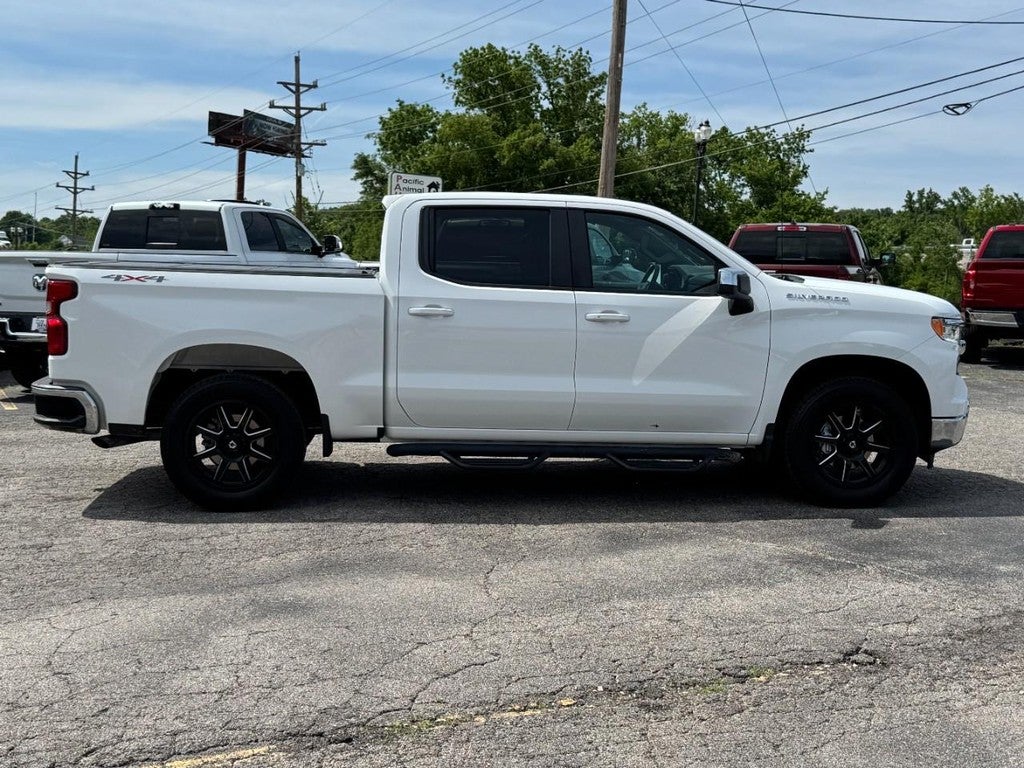2022 Chevrolet Silverado 1500 4WD Crew Cab 147" LT w/1LT