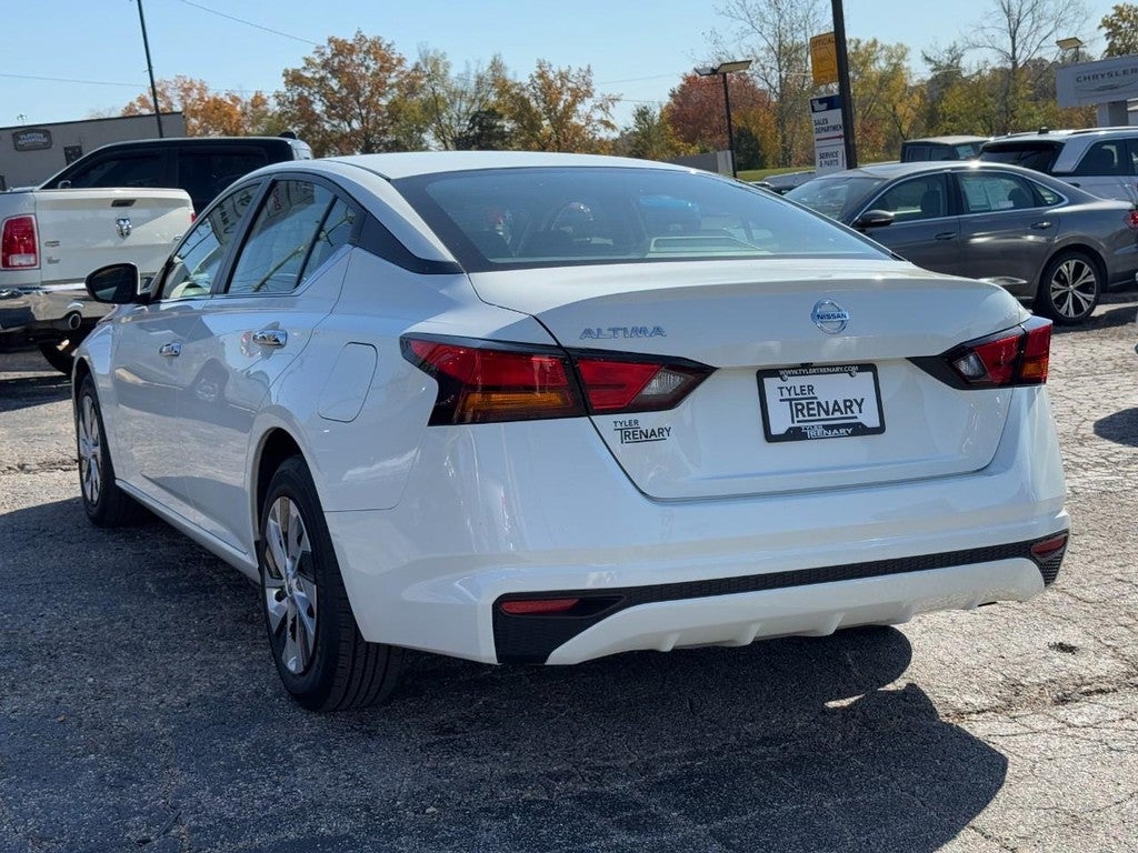 2022 Nissan Altima 2.5 S Sedan