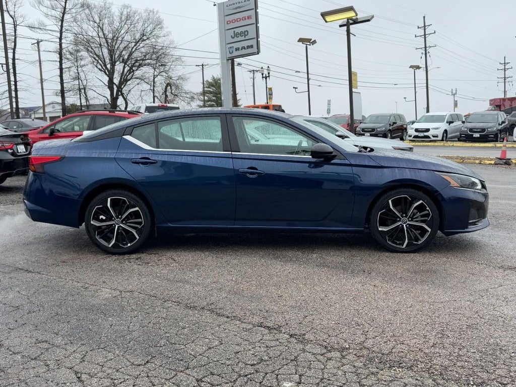 2023 Nissan Altima 2.5 SR Sedan