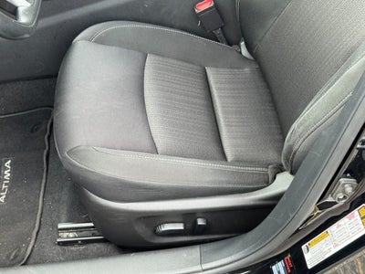 2024 Nissan Altima 2.5 SV Sedan