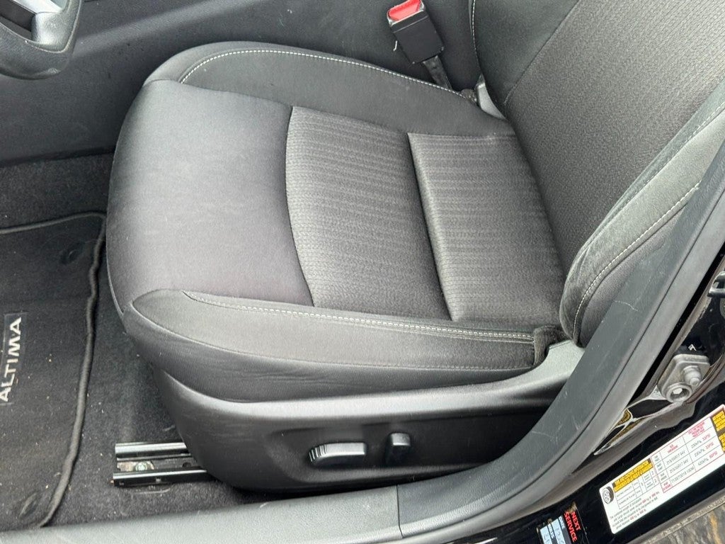 2024 Nissan Altima 2.5 SV Sedan