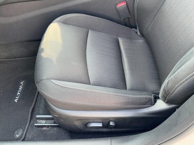 2023 Nissan Altima 2.5 SV Sedan