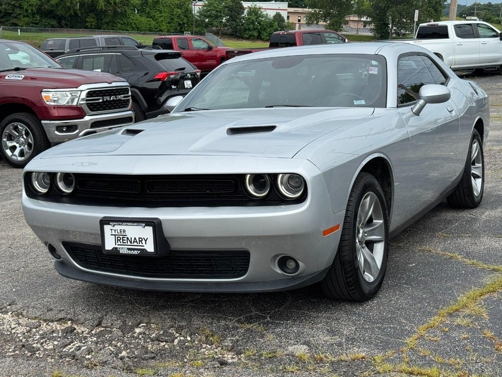 2021 Dodge Challenger SXT RWD