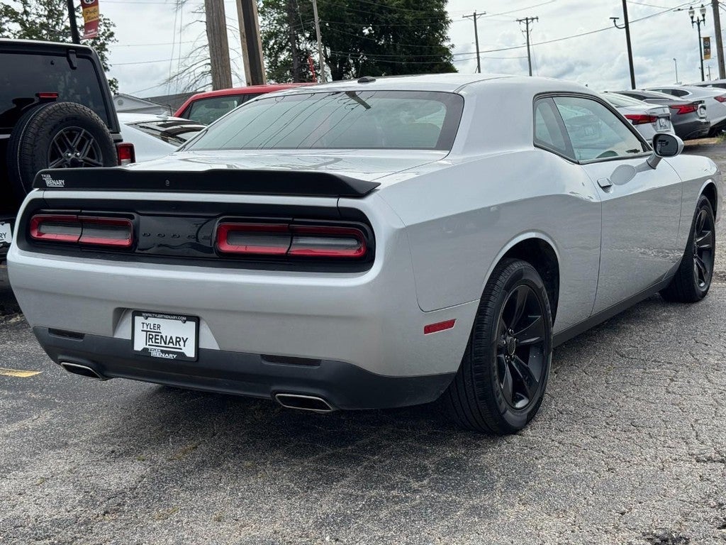 2021 Dodge Challenger SXT RWD