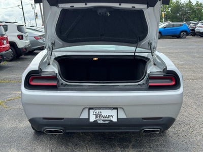 2021 Dodge Challenger SXT RWD