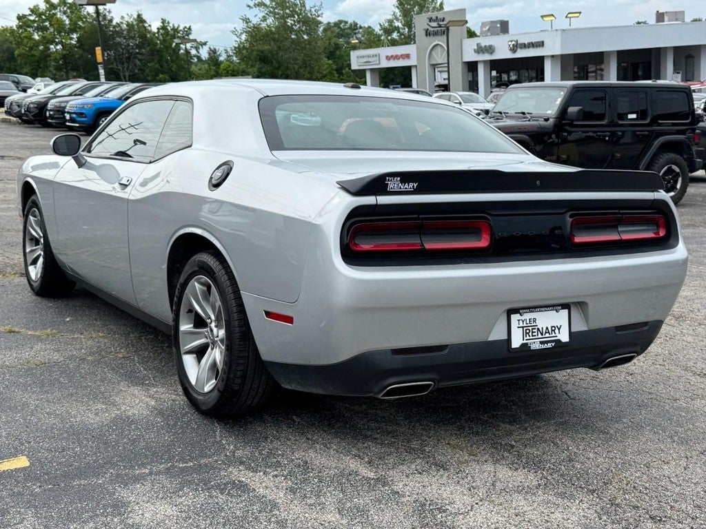 2021 Dodge Challenger SXT RWD