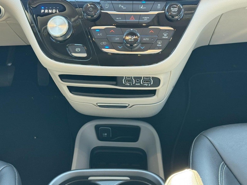 2024 Chrysler Pacifica Touring L FWD