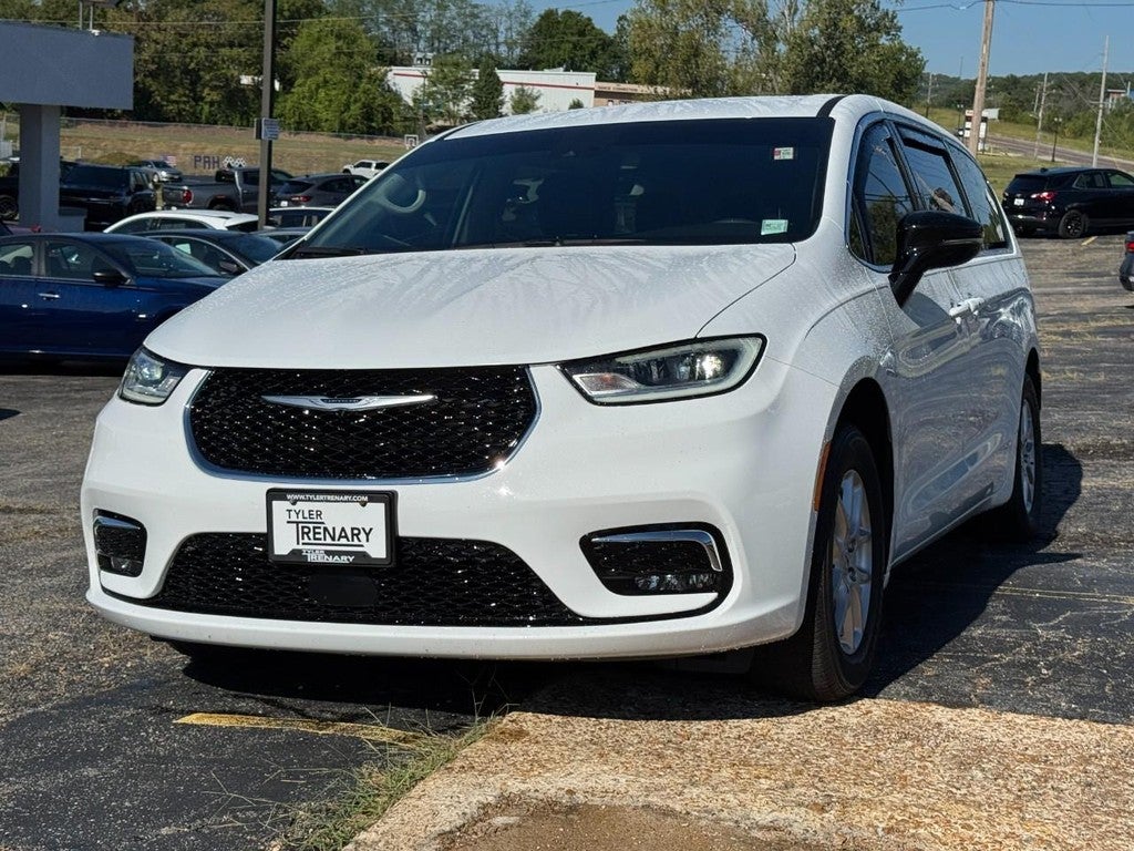 2024 Chrysler Pacifica Touring L FWD