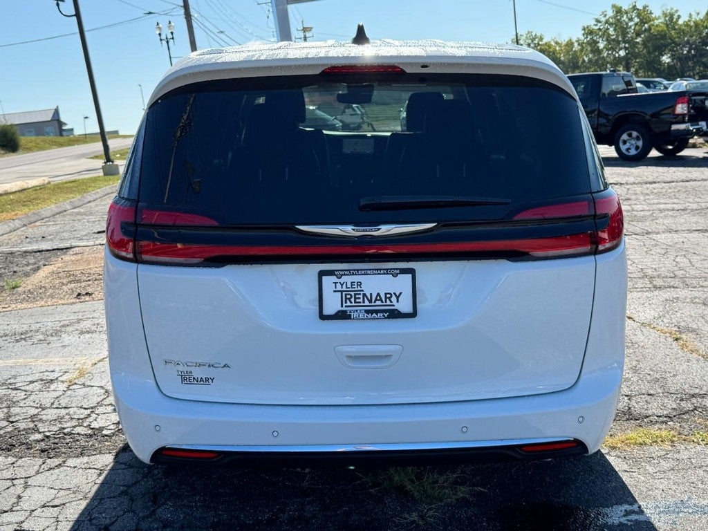 2024 Chrysler Pacifica Touring L FWD