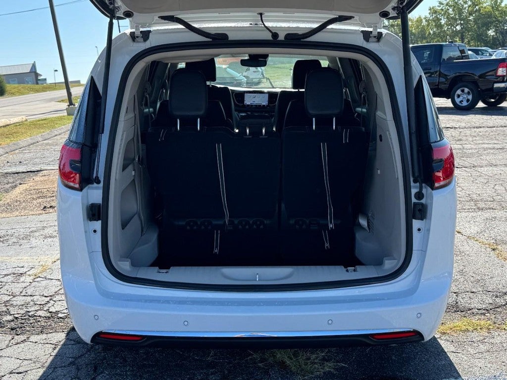 2024 Chrysler Pacifica Touring L FWD