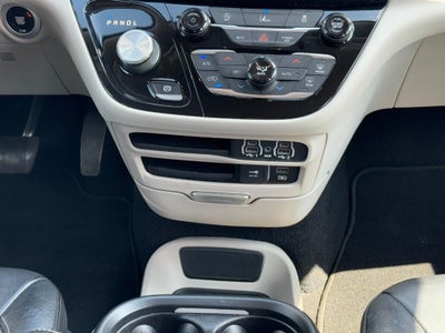 2022 Chrysler Pacifica Touring L FWD