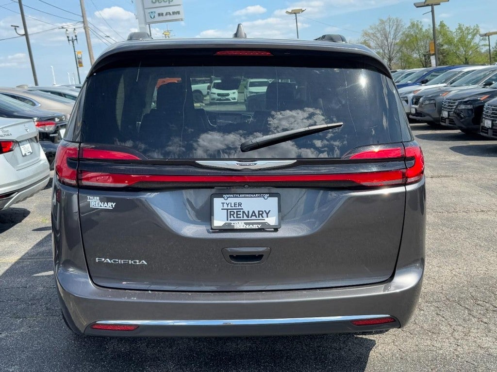 2022 Chrysler Pacifica Touring L FWD