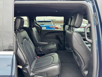 2025 Chrysler Pacifica Select FWD