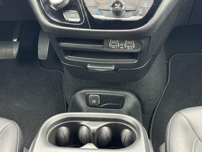 2025 Chrysler Pacifica Select FWD