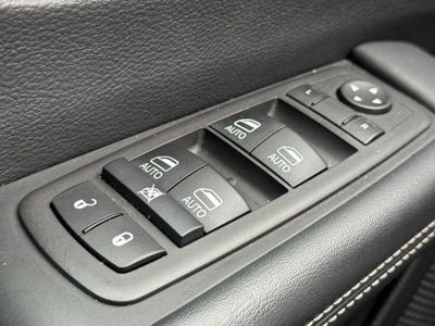 2025 Chrysler Pacifica Select FWD