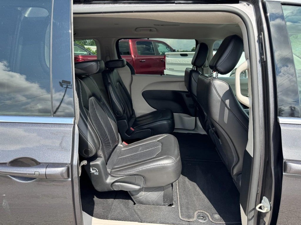 2023 Chrysler Pacifica Touring L FWD