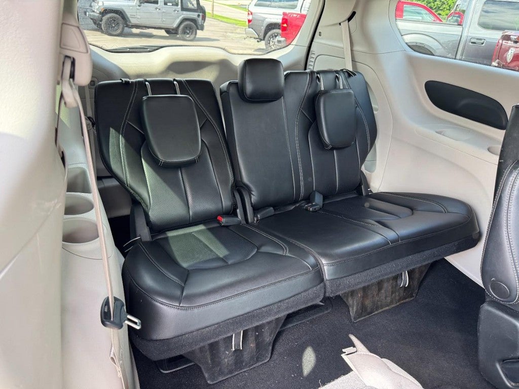 2023 Chrysler Pacifica Touring L FWD
