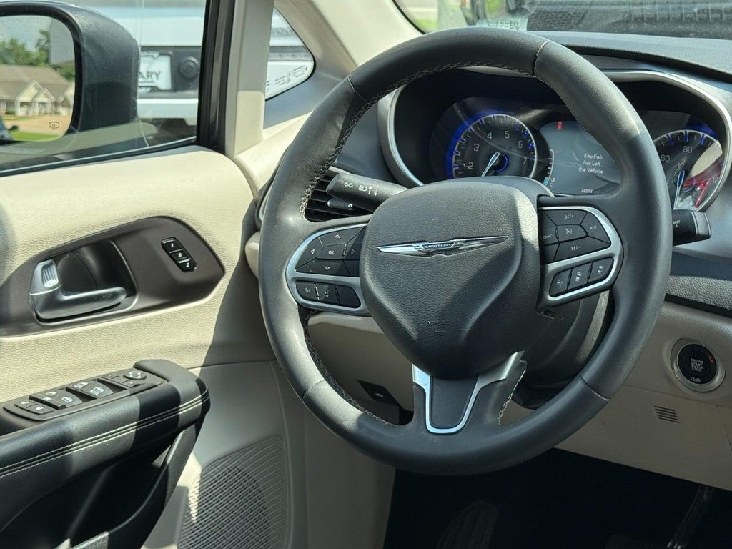 2023 Chrysler Pacifica Touring L FWD