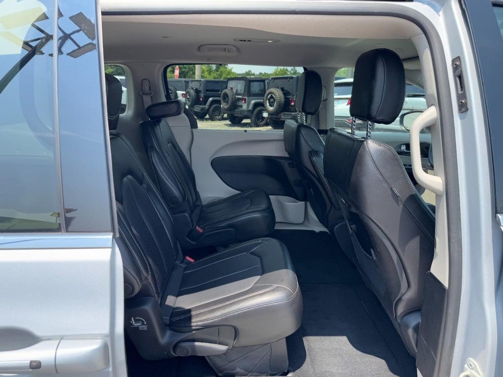 2023 Chrysler Pacifica Touring L FWD