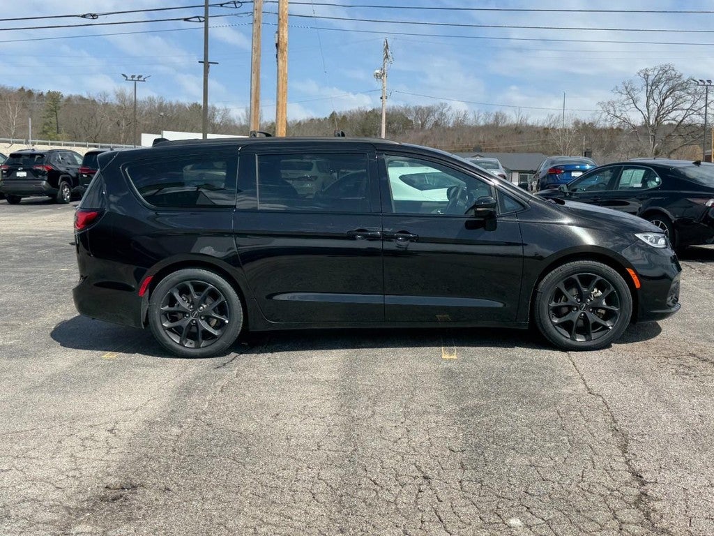 2025 Chrysler Pacifica Limited FWD