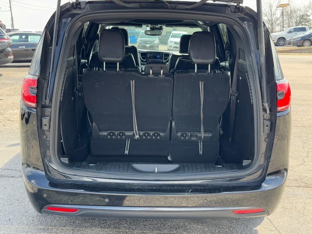 2025 Chrysler Pacifica Limited FWD