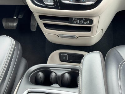 2023 Chrysler Pacifica Hybrid Touring L FWD