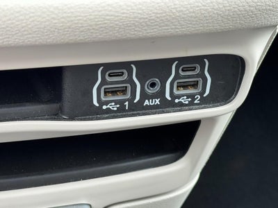 2023 Chrysler Pacifica Hybrid Touring L FWD