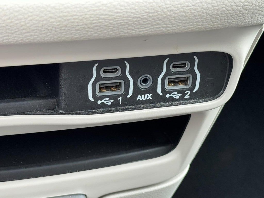 2023 Chrysler Pacifica Hybrid Touring L FWD
