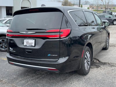 2023 Chrysler Pacifica Hybrid Touring L FWD