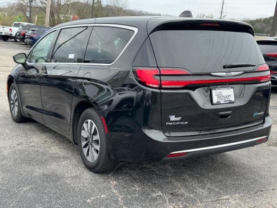 2023 Chrysler Pacifica Hybrid Touring L FWD