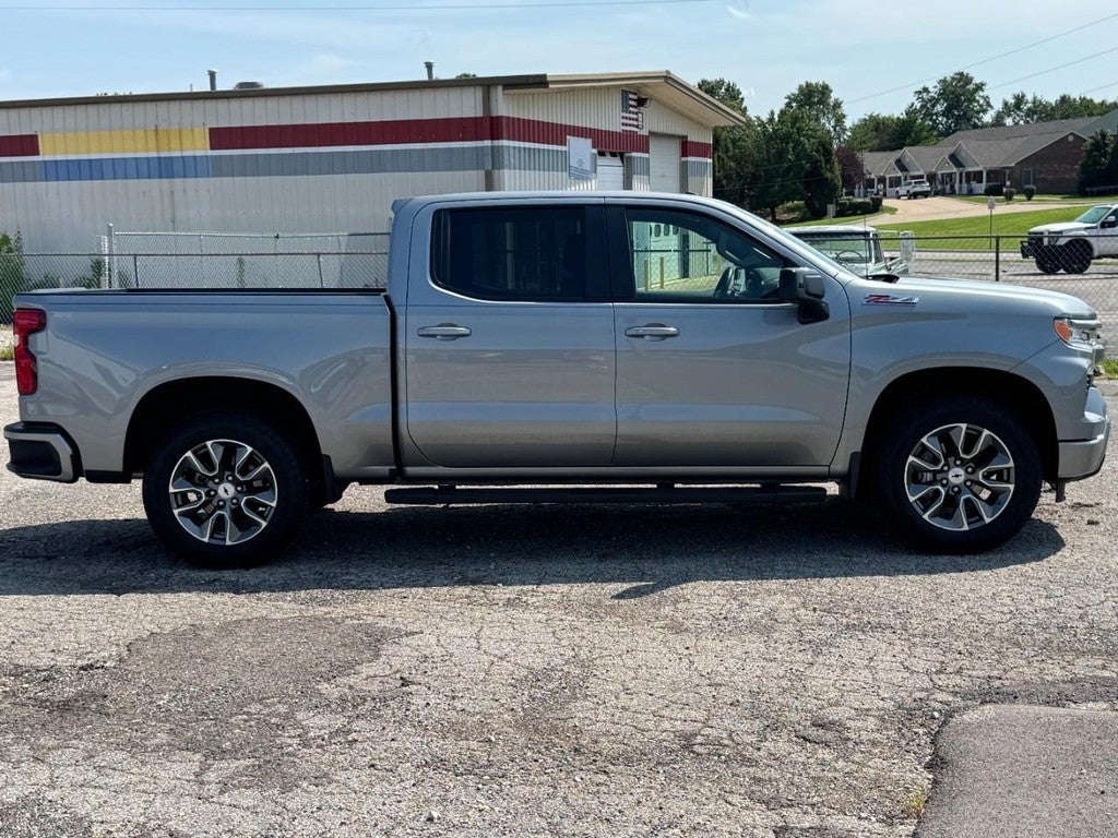 2026 Chevrolet Silverado 1500 4WD Crew Cab 147" RST