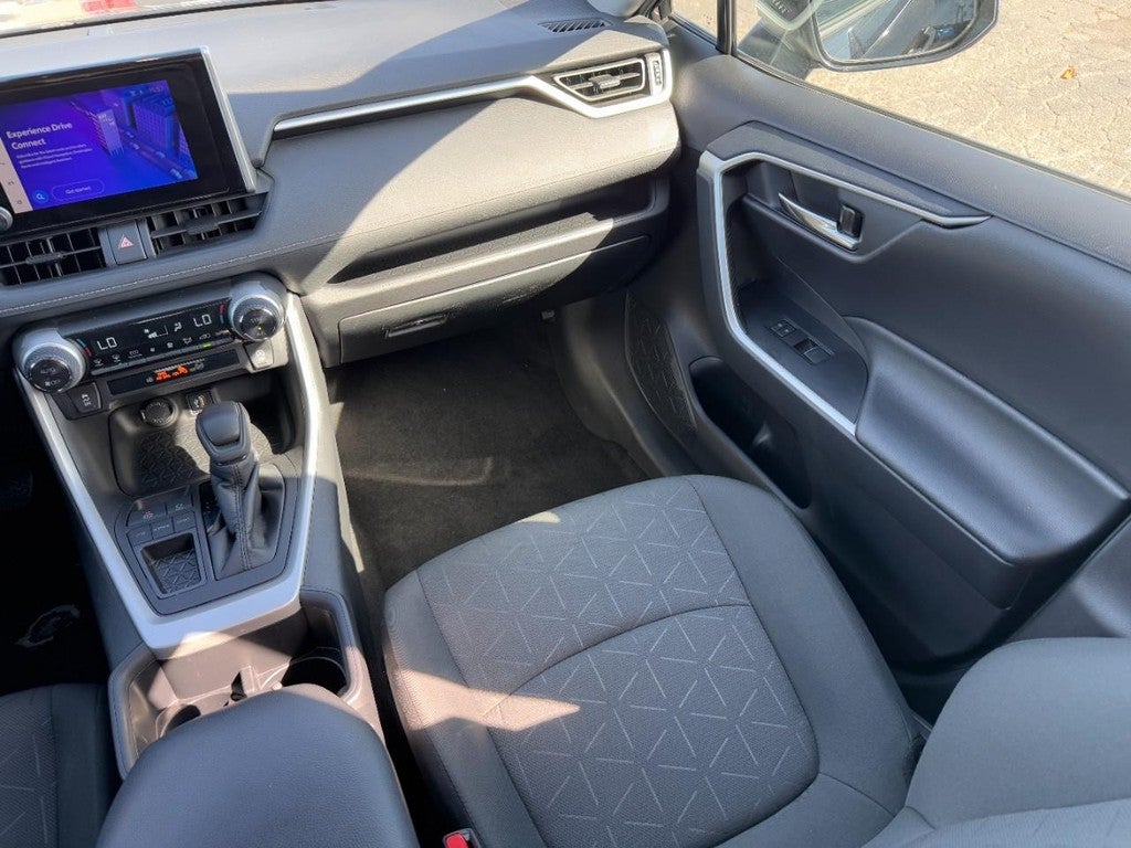 2024 Toyota RAV4 XLE FWD (Natl)