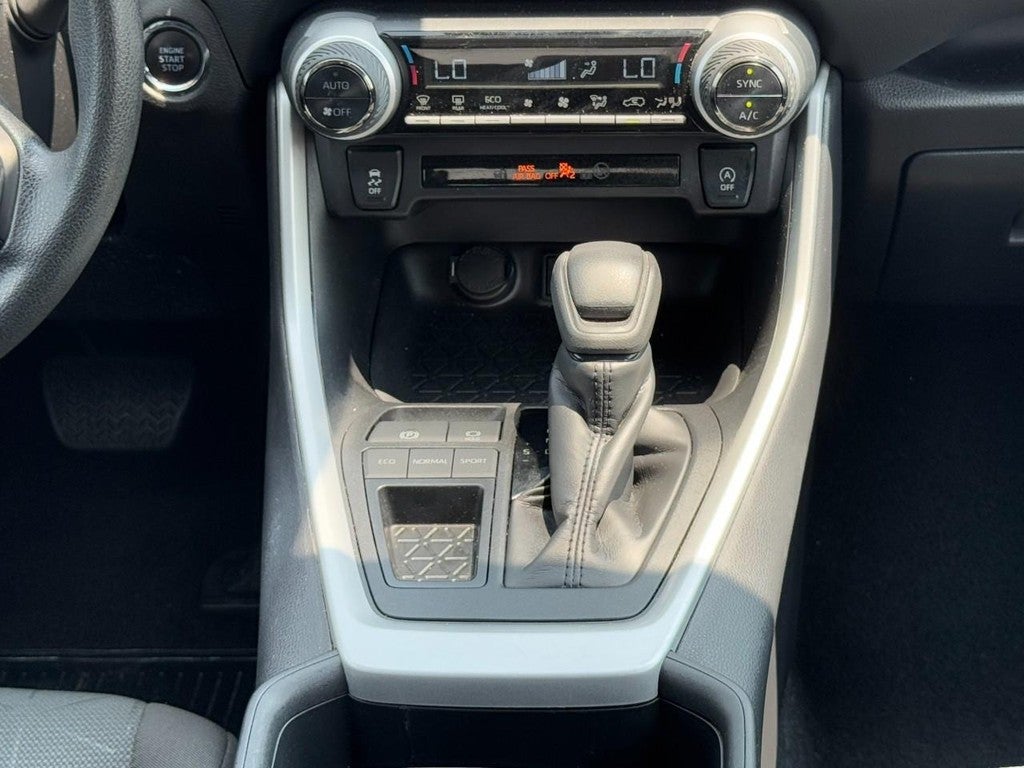 2025 Toyota RAV4 XLE FWD (Natl)