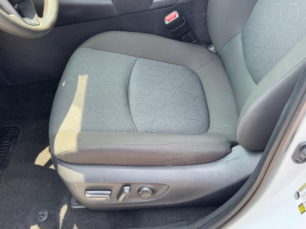 2025 Toyota RAV4 XLE FWD (Natl)