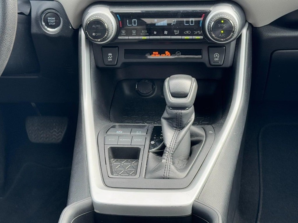 2024 Toyota RAV4 XLE FWD (Natl)