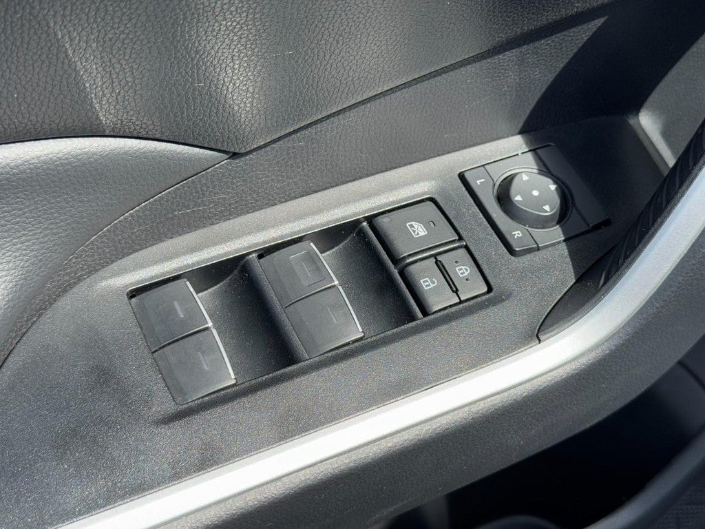 2025 Toyota RAV4 XLE FWD (Natl)