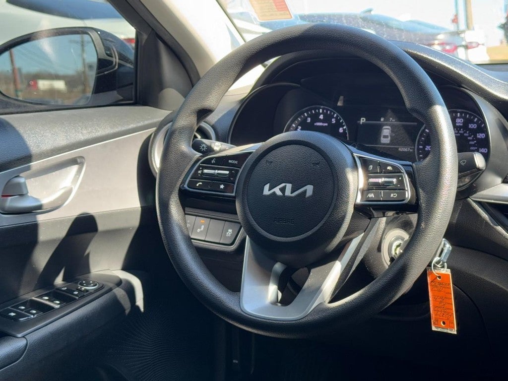 2022 Kia Forte LXS IVT